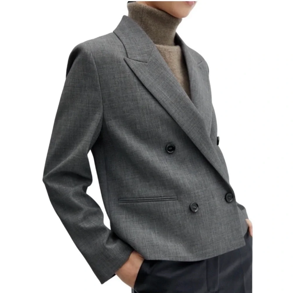 MANGO Gray Double-Breasted
Cropped Blazer, Size S. - Picture 3 of 15